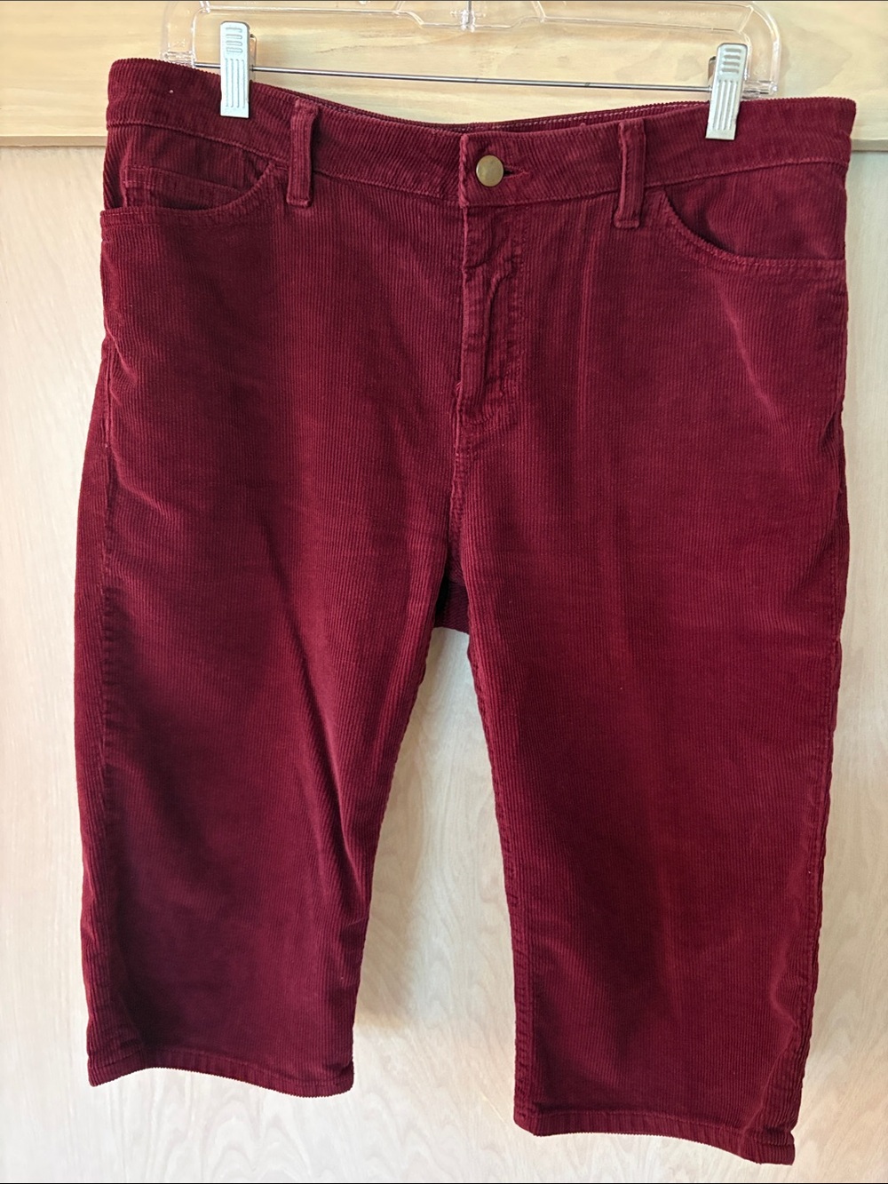 American Apparel Burgundy Corduroy Shorts. Size 32. In fair condition. Vintage - Picture 10 of 10
